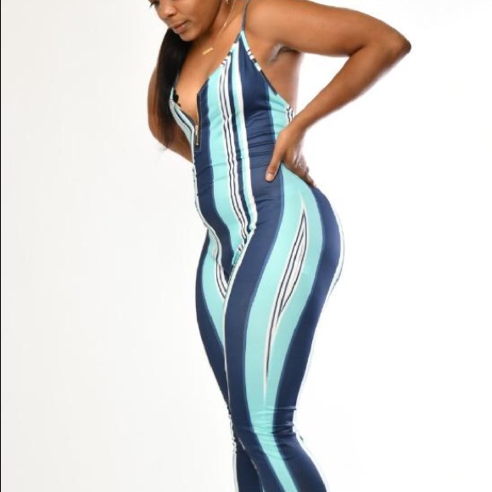 Shop our “Stella” jumpsuit IG: tr.fashions_